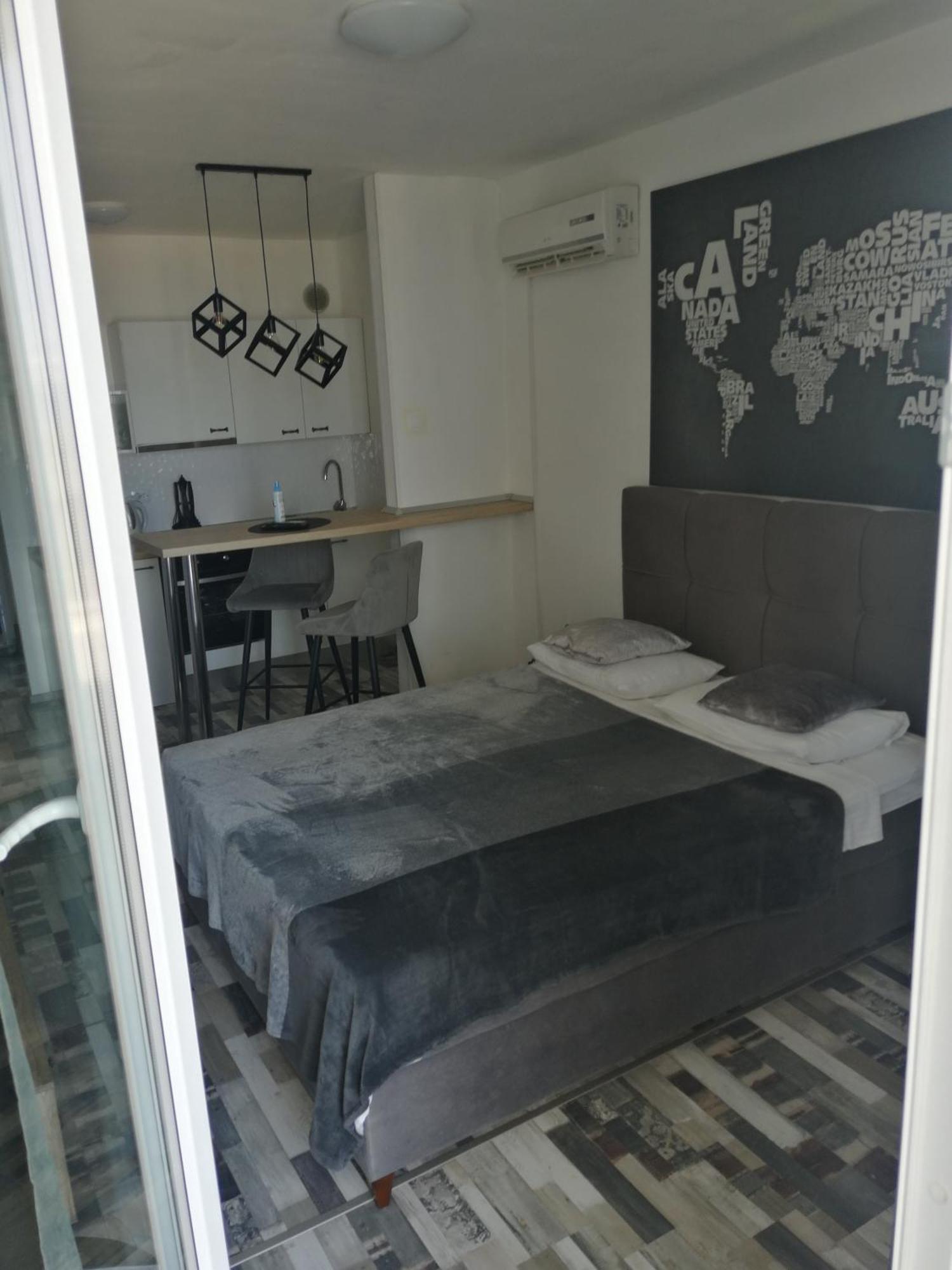 Studio Apartment Lanterna Задар Стая снимка